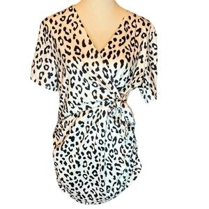 Boutique Black and white cheetah print xxl wrap top